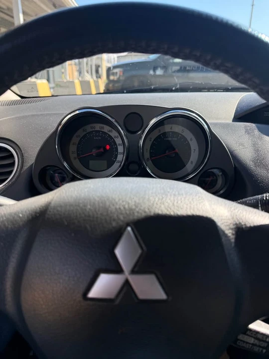 2009 Mitsubishi Eclipse 4th Gen - Image 8 of 17