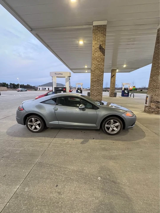 2009 Mitsubishi Eclipse 4th Gen - Image 3 of 11
