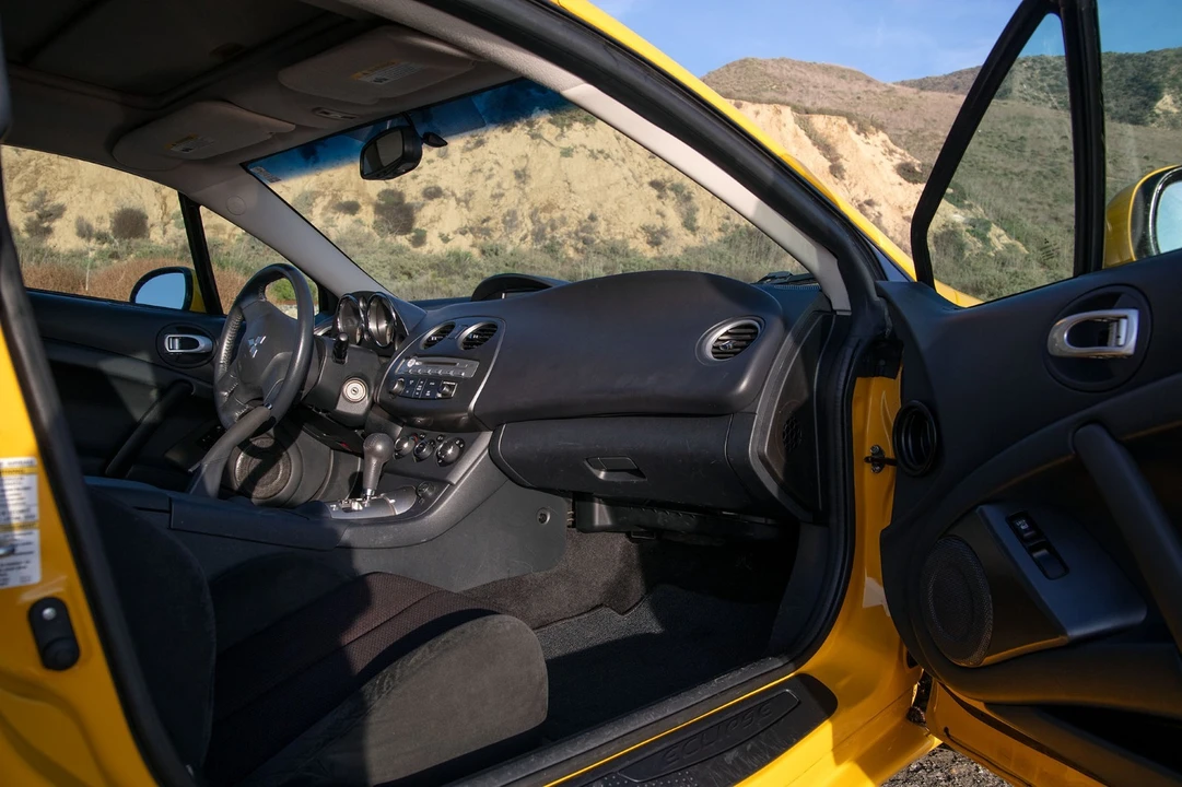 2009 Mitsubishi Eclipse 4th Gen - Image 6 of 11