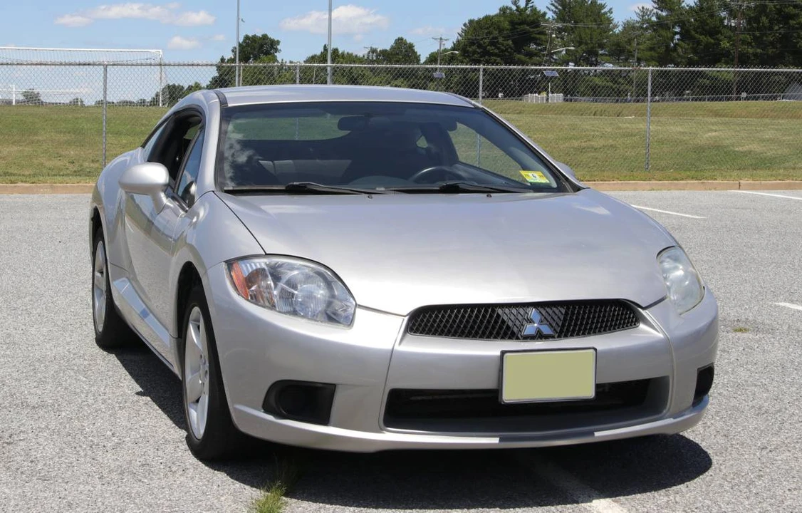 2009 Mitsubishi Eclipse 4th Gen - Image 2 of 5