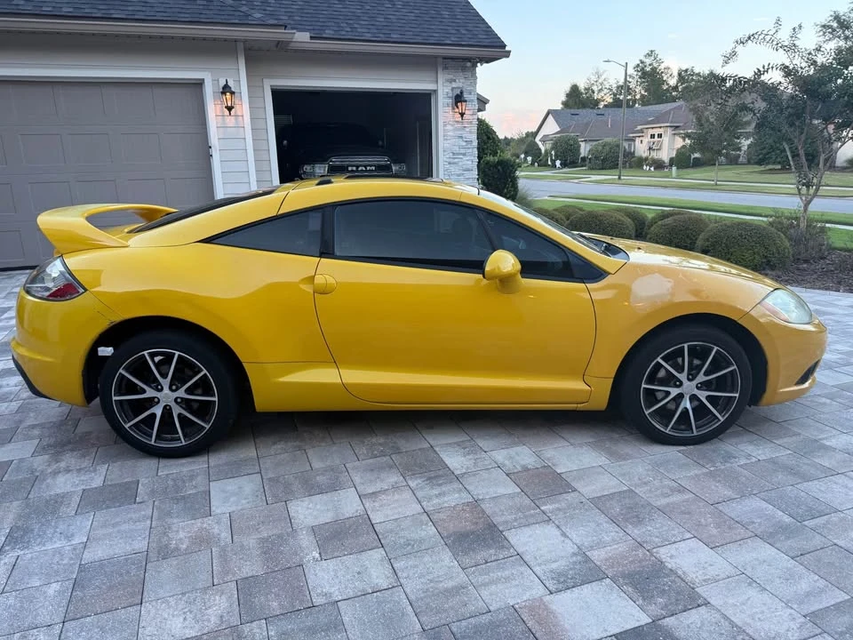 2009 Mitsubishi Eclipse 4th Gen - Image 4 of 10