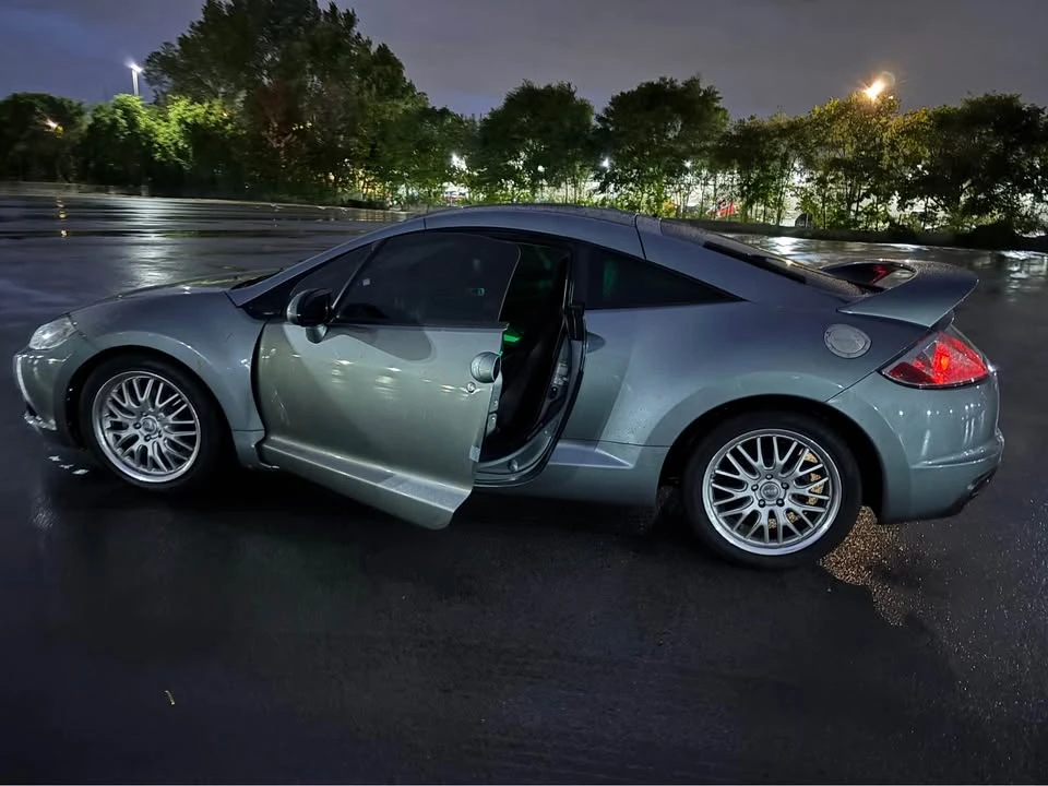 2009 Mitsubishi Eclipse 4th Gen - Image 2 of 7