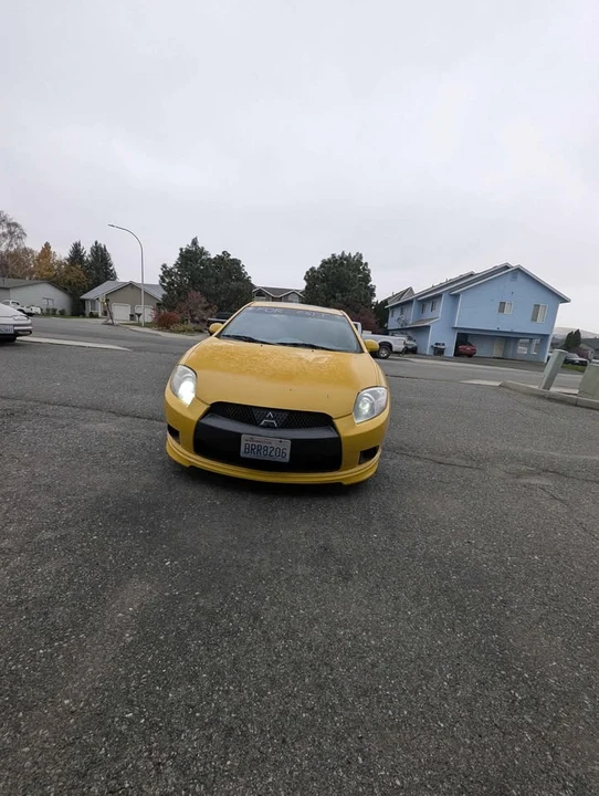 2009 Mitsubishi Eclipse 4th Gen - Image 2 of 4