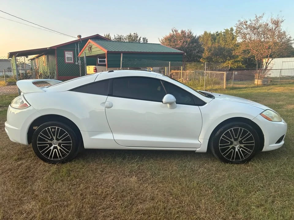2009 Mitsubishi Eclipse 4th Gen - Image 2 of 11
