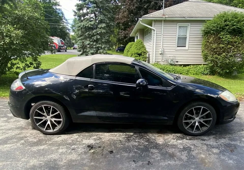 2009 Mitsubishi Eclipse 4th Gen - Image 2 of 8