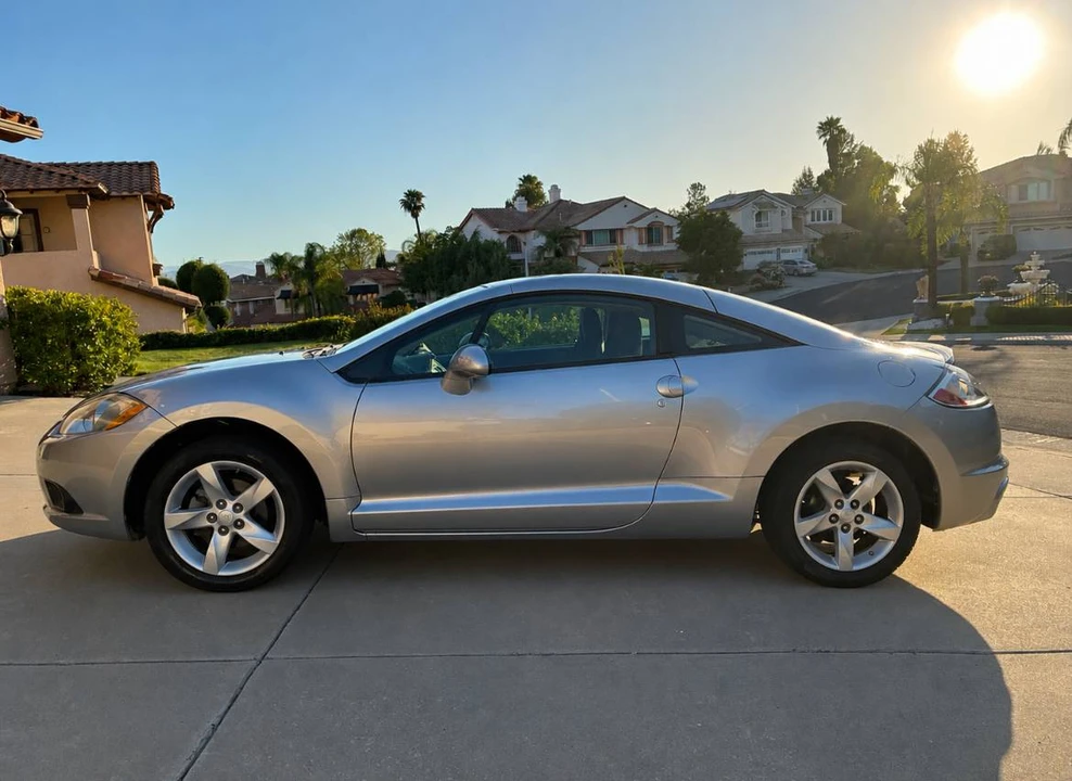2009 Mitsubishi Eclipse 4th Gen - Image 2 of 17