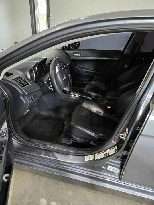 2009 Mitsubishi Lancer - Image 13 of 17