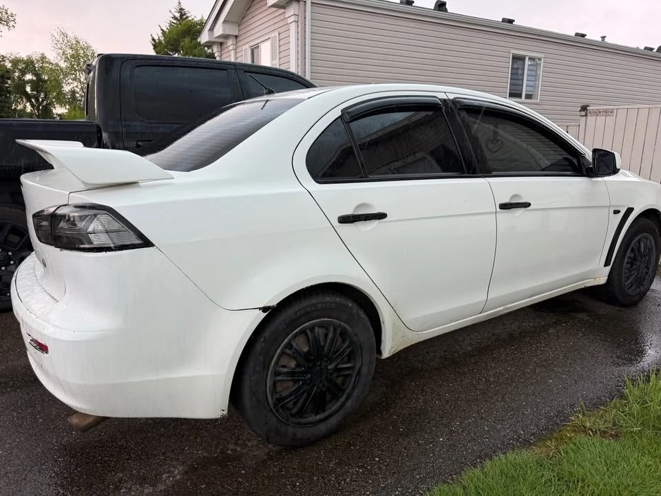 2009 Mitsubishi Lancer - Image 10 of 12