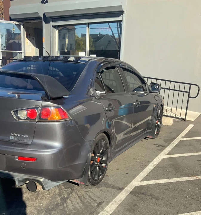 2009 Mitsubishi Lancer 9th Gen - Image 5 of 9