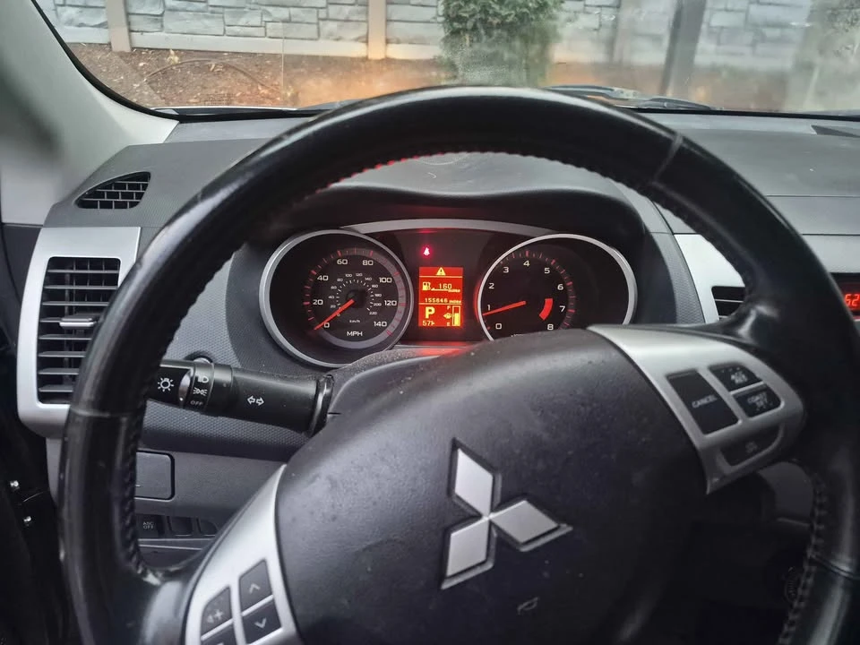 2009 Mitsubishi Outlander - Image 4 of 18