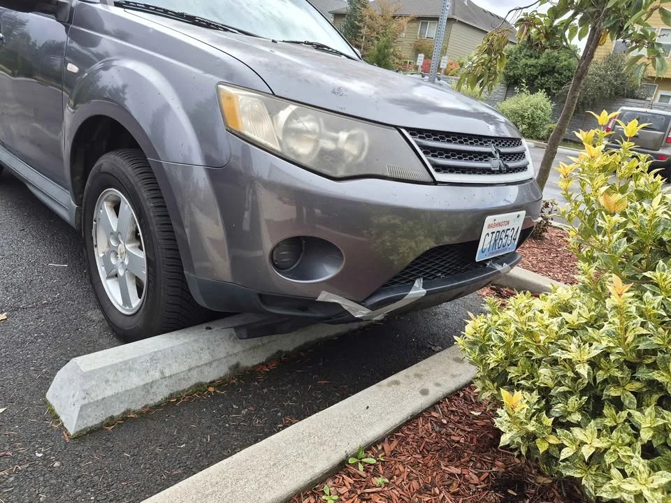 2009 Mitsubishi Outlander - Image 10 of 18