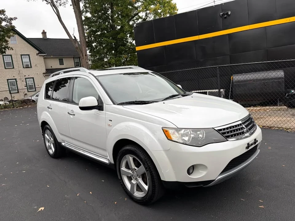 2009 Mitsubishi Outlander - Image 5 of 8