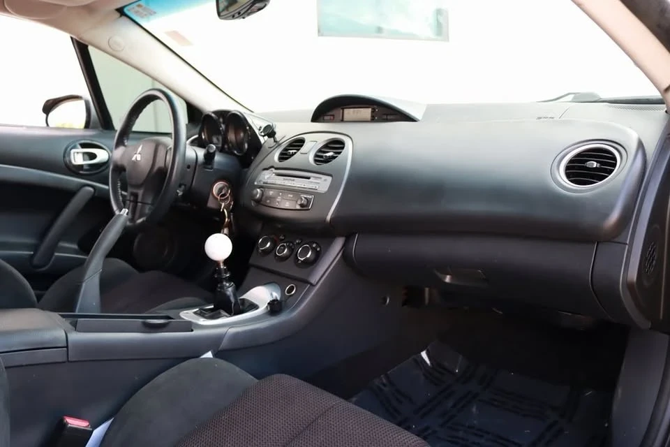 2009 Mitsubishi Eclipse 4th Gen - Image 16 of 19