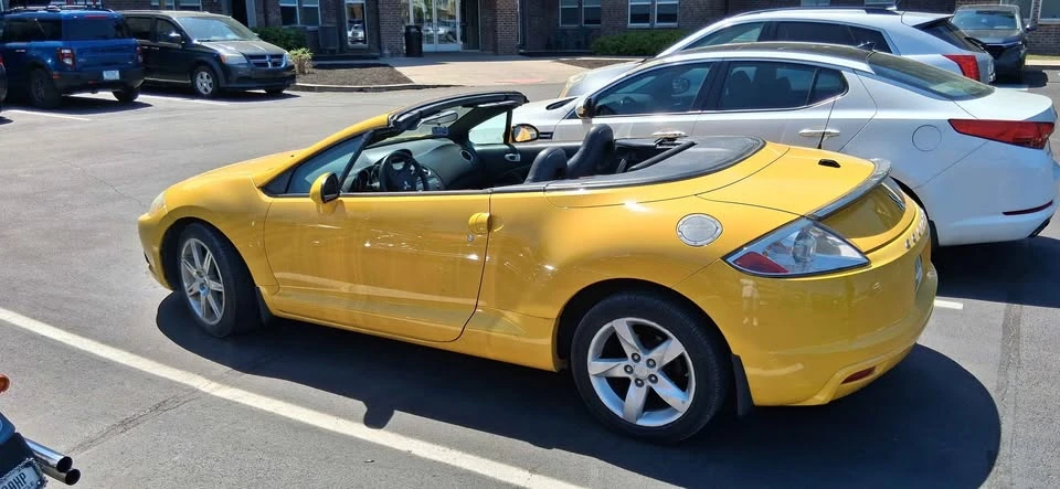 2009 Mitsubishi Eclipse 4th Gen - Image 2 of 8