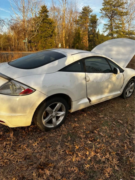 2009 Mitsubishi Eclipse 4th Gen - Image 9 of 11