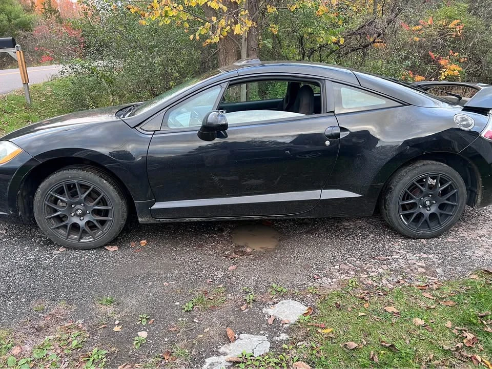 2009 Mitsubishi Eclipse 3rd Gen - Image 6 of 17
