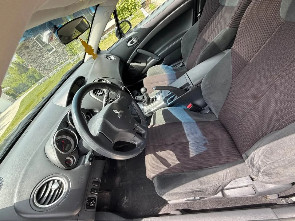 2009 Mitsubishi Eclipse 4th Gen - Image 5 of 7