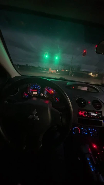 2009 Mitsubishi Eclipse 4th Gen - Image 2 of 2