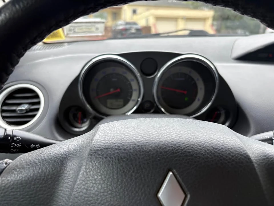 2009 Mitsubishi Eclipse 4th Gen - Image 10 of 12