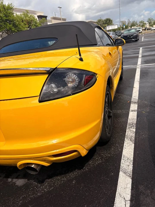2009 Mitsubishi Eclipse 4th Gen - Image 2 of 11