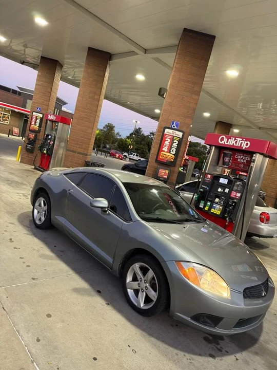 2009 Mitsubishi Eclipse 3rd Gen - Image 3 of 10