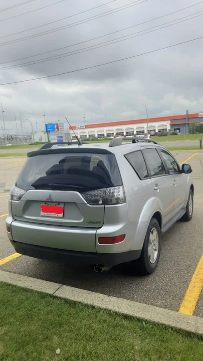 2009 Mitsubishi Outlander - Image 3 of 8