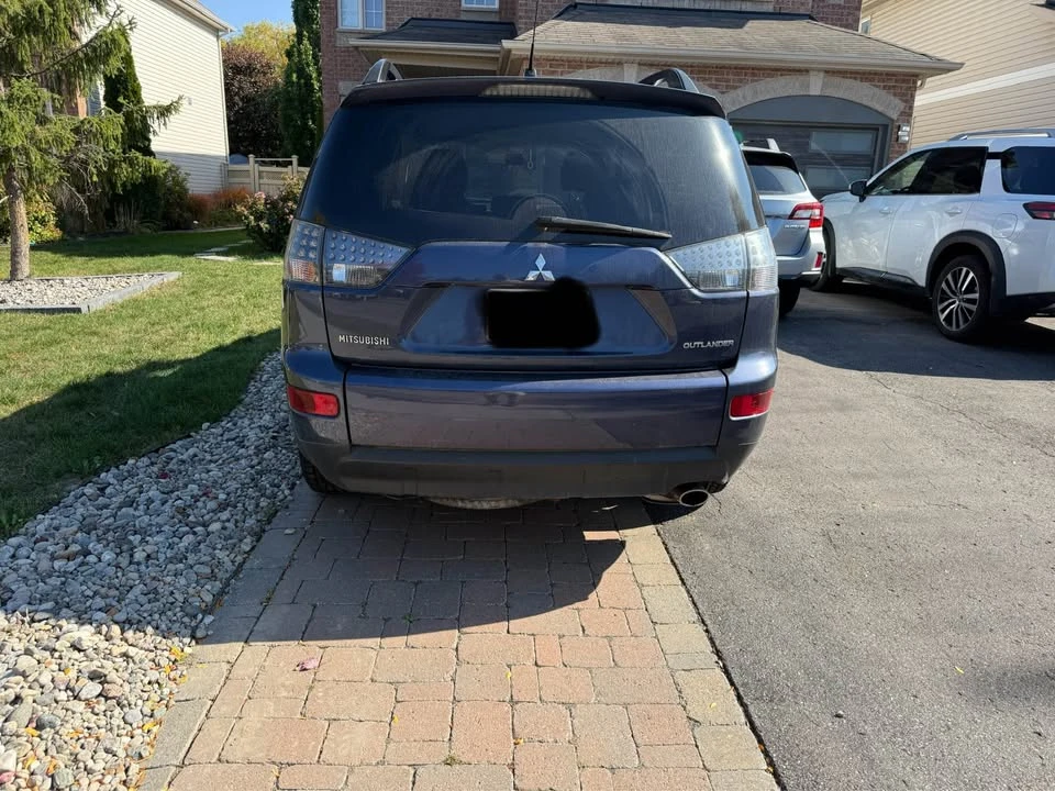 2009 Mitsubishi Outlander - Image 4 of 4
