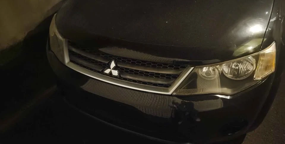 2009 Mitsubishi Outlander - Image 3 of 4
