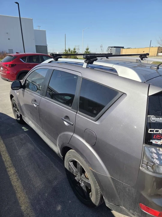 2009 Mitsubishi Outlander - Image 8 of 9