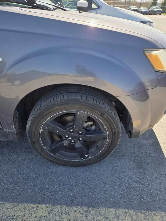 2009 Mitsubishi Outlander - Image 3 of 9