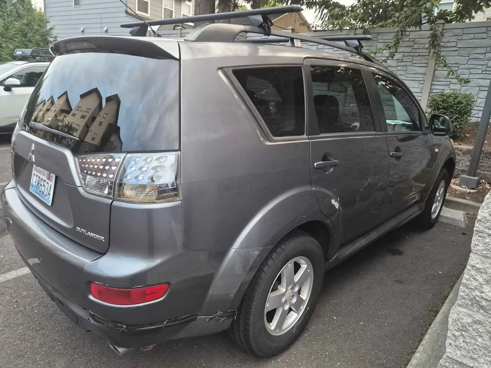2009 Mitsubishi Outlander - Image 9 of 12