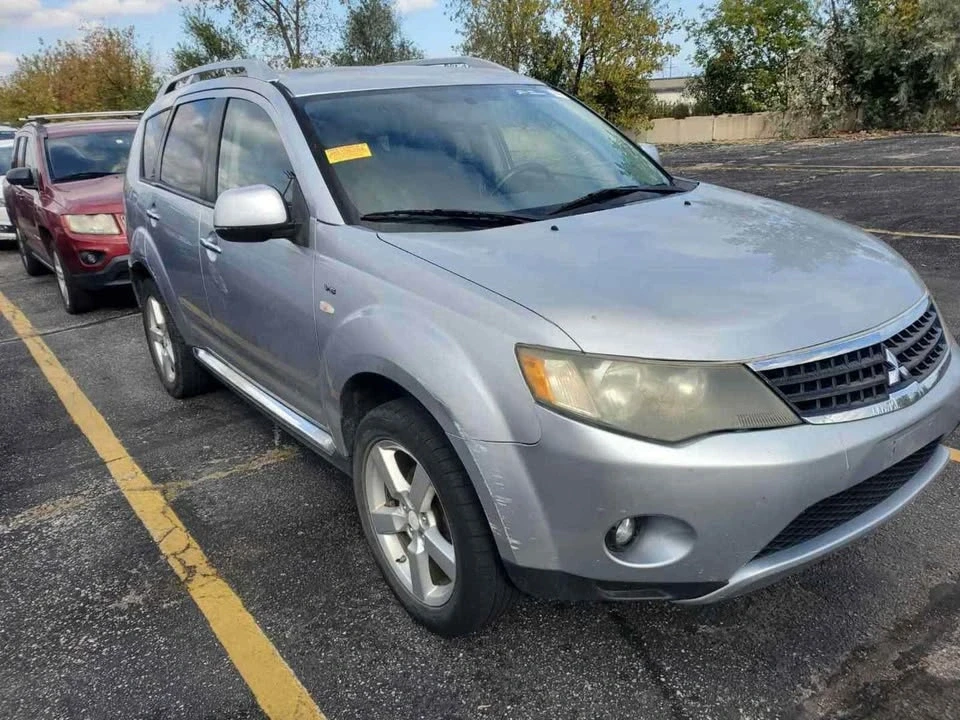 2009 Mitsubishi Outlander - Image 2 of 9