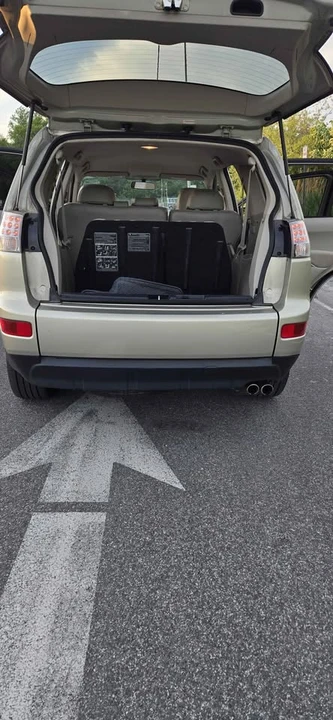 2009 Mitsubishi Outlander - Image 10 of 19