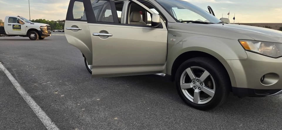 2009 Mitsubishi Outlander - Image 9 of 19