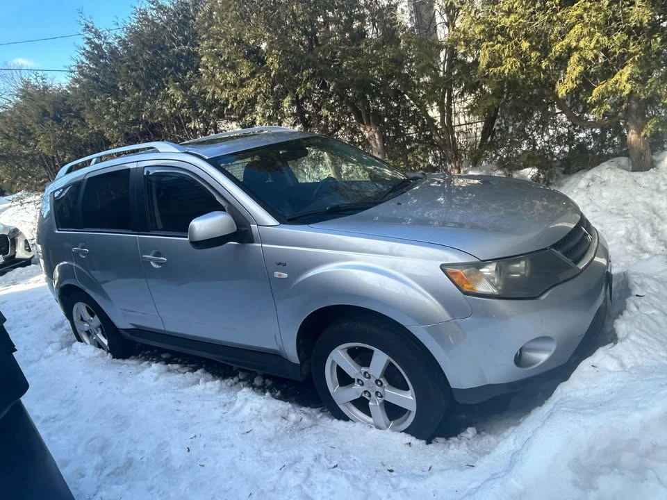2009 Mitsubishi Outlander - Image 7 of 11