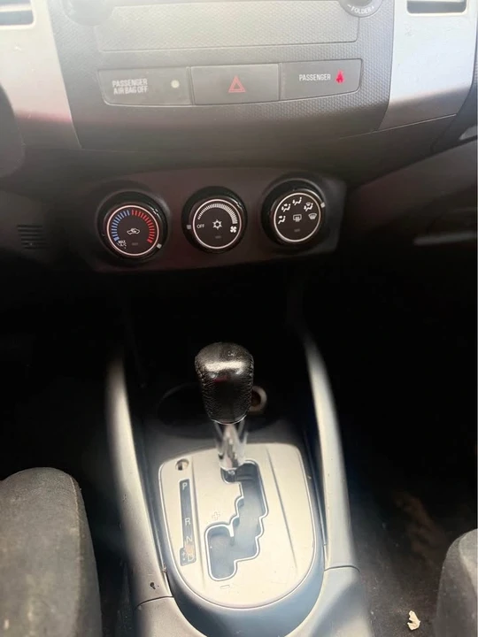 2009 Mitsubishi Outlander - Image 17 of 17