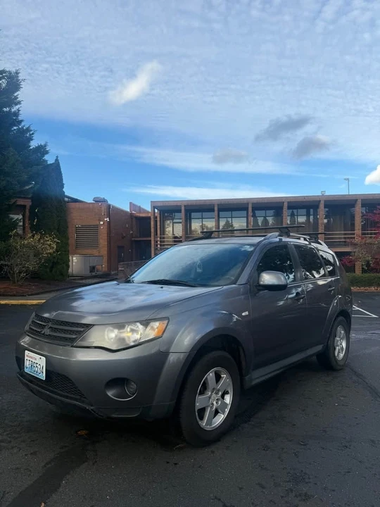 2009 Mitsubishi Outlander - Image 12 of 17