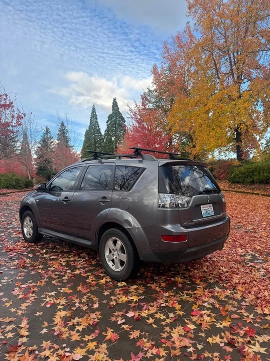 2009 Mitsubishi Outlander - Image 5 of 17