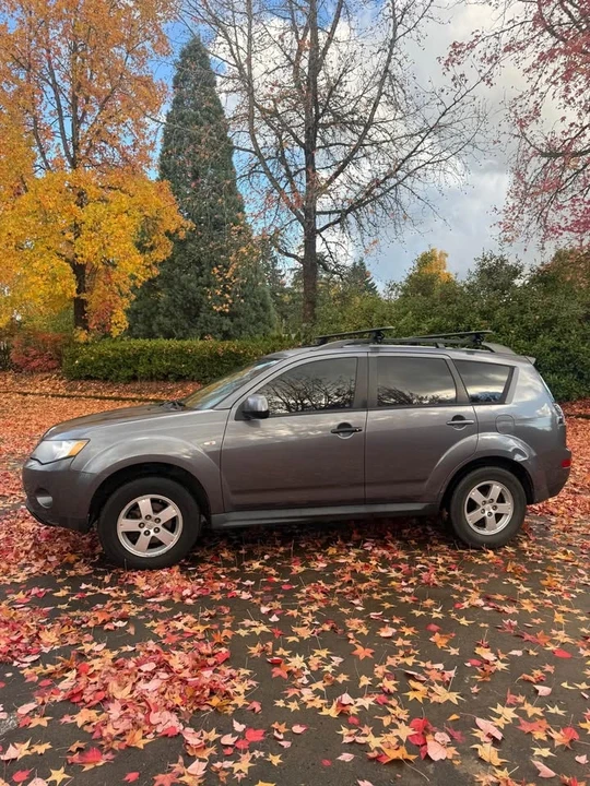 2009 Mitsubishi Outlander - Image 6 of 17