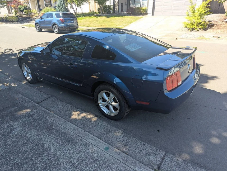 2009 Ford S197 Mustang - Image 2 of 17