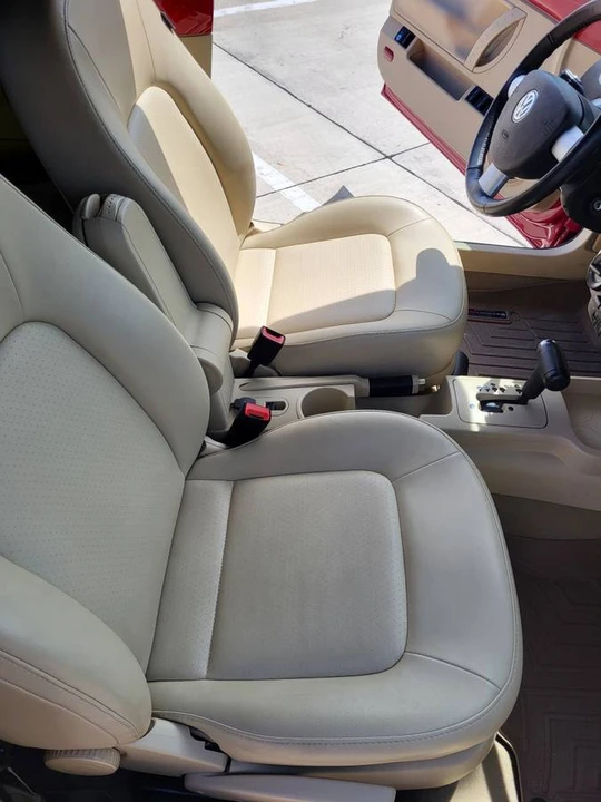 2009 Volkswagen New Beetle - Image 12 of 19