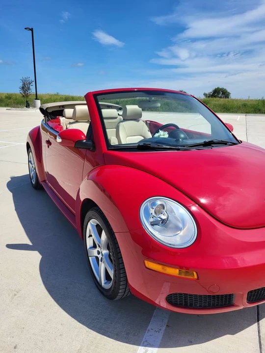 2009 Volkswagen New Beetle - Image 15 of 19
