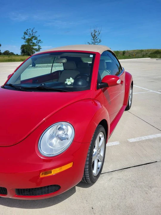 2009 Volkswagen New Beetle - Image 5 of 19