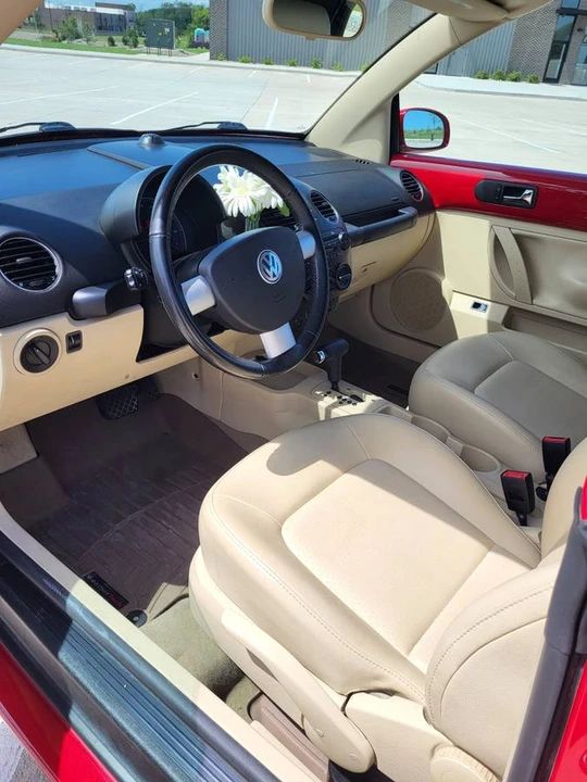 2009 Volkswagen New Beetle - Image 9 of 19