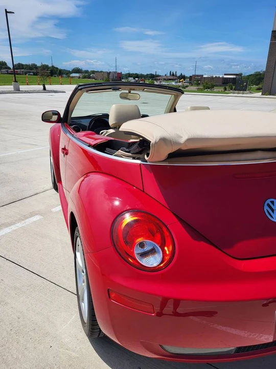 2009 Volkswagen New Beetle - Image 14 of 19