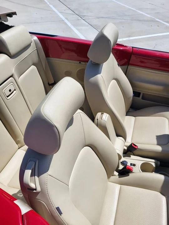 2009 Volkswagen New Beetle - Image 17 of 19