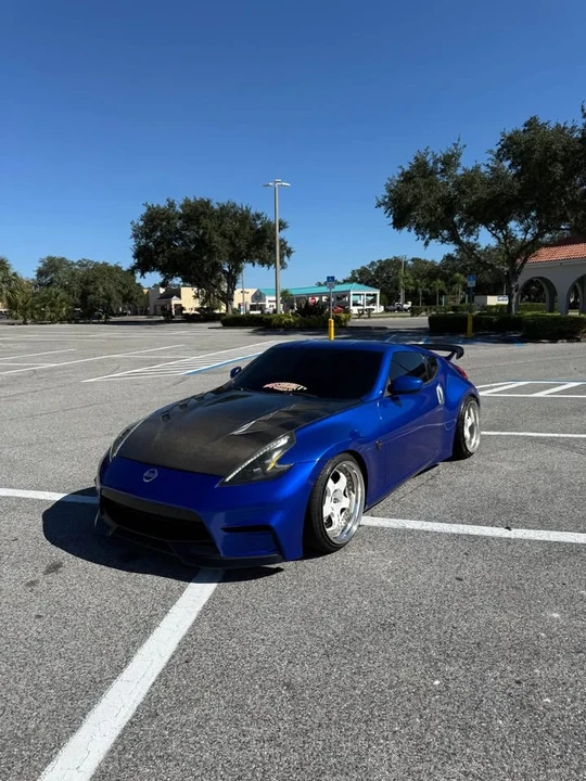 2009 Nissan Z - Image 2 of 10