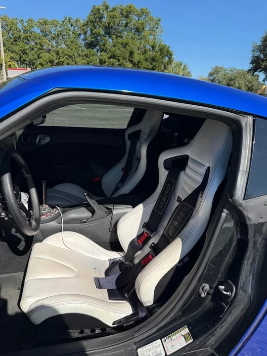 2009 Nissan Z - Image 6 of 10