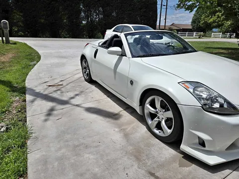 2009 Nissan 350Z Enthusiast Roadster 2D