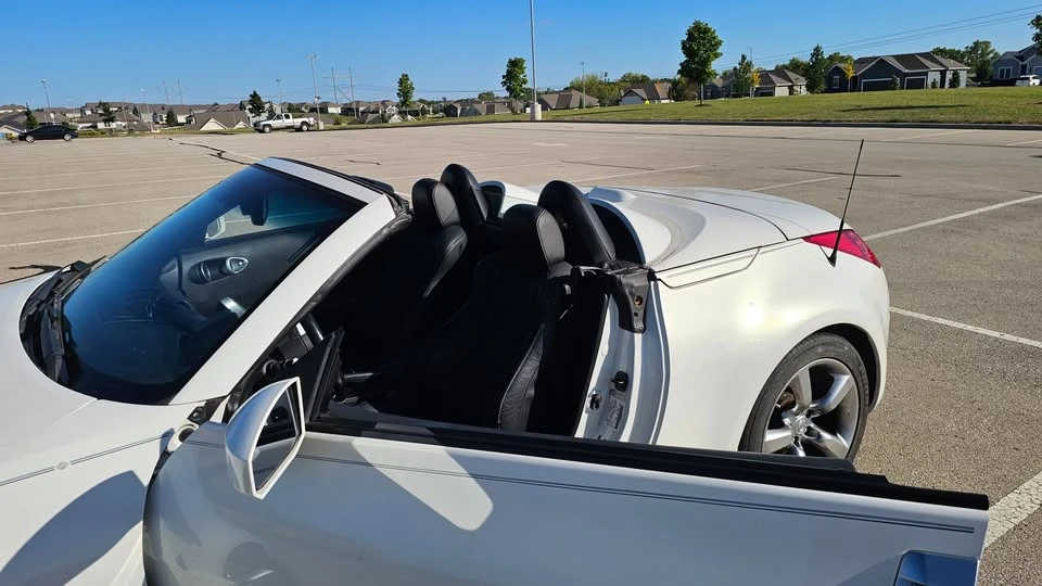2009 Nissan 350Z 5th Gen - Image 11 of 16